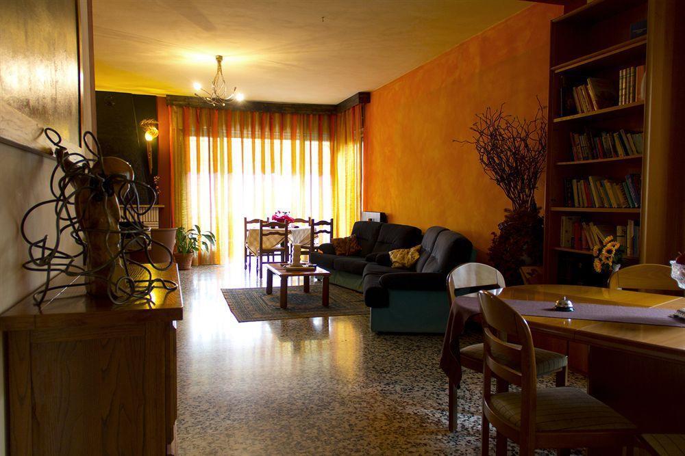 Guest House Villa De Ros Saló Exterior foto
